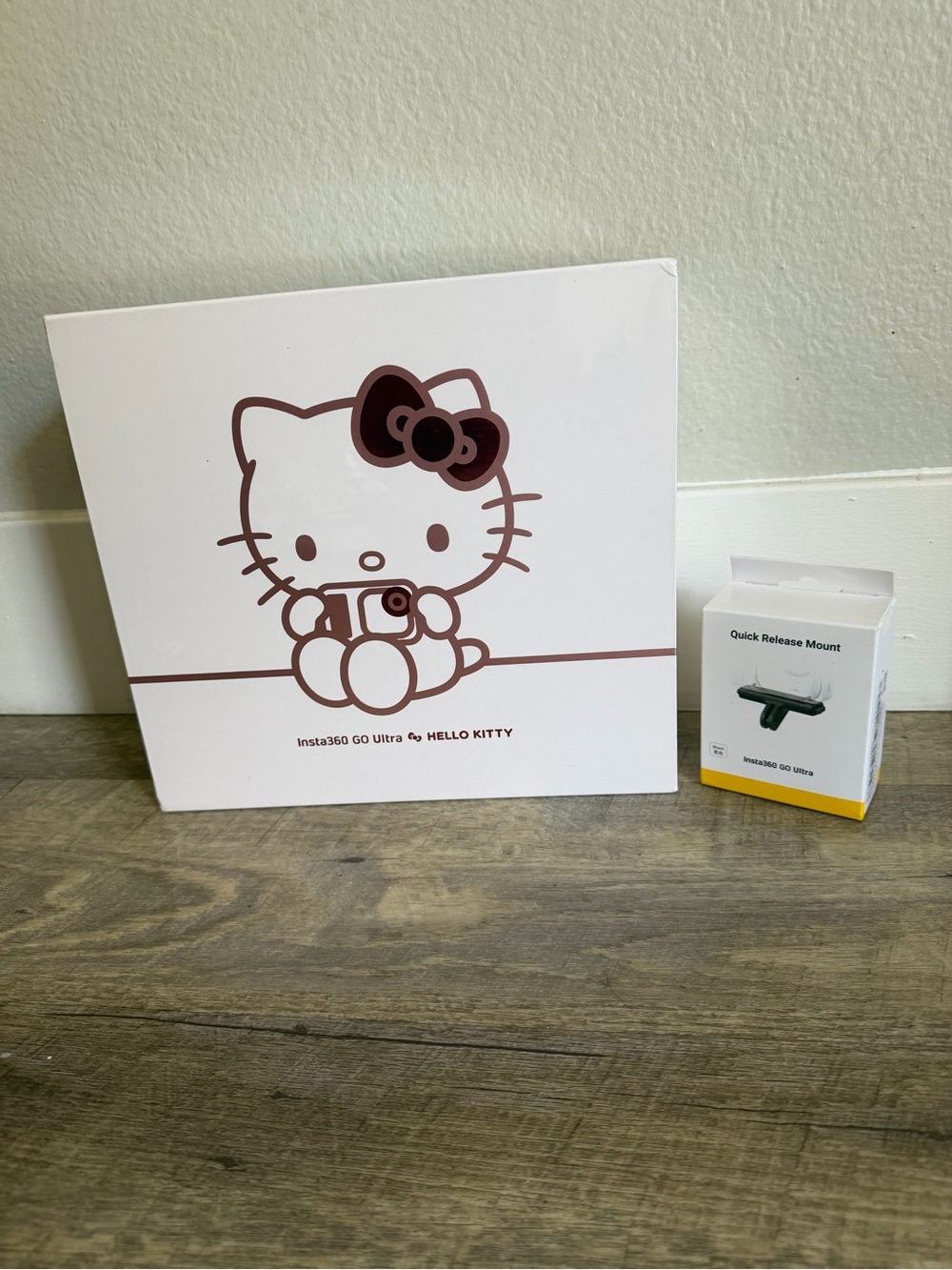 Insta360 GO Ultra × Hello Kitty Edition & GO Ultra Quick Release Mount Brand New